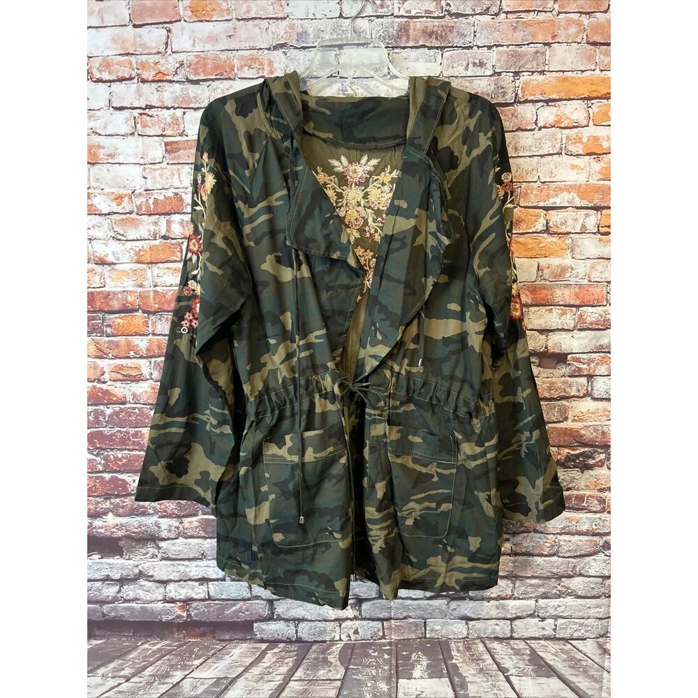 Andree by Unit Green Camo Embroidered Hooded Jacket Open Women’s Medium